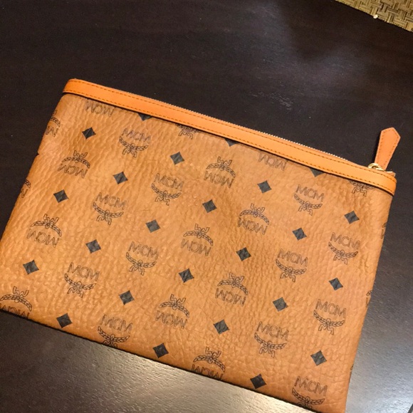 MCM envelope clutch - NEW! - Picture 2 of 3